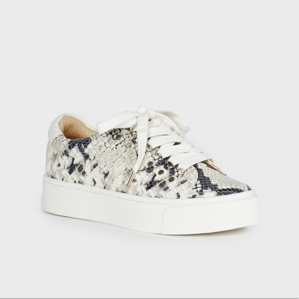 Joie Sneaker